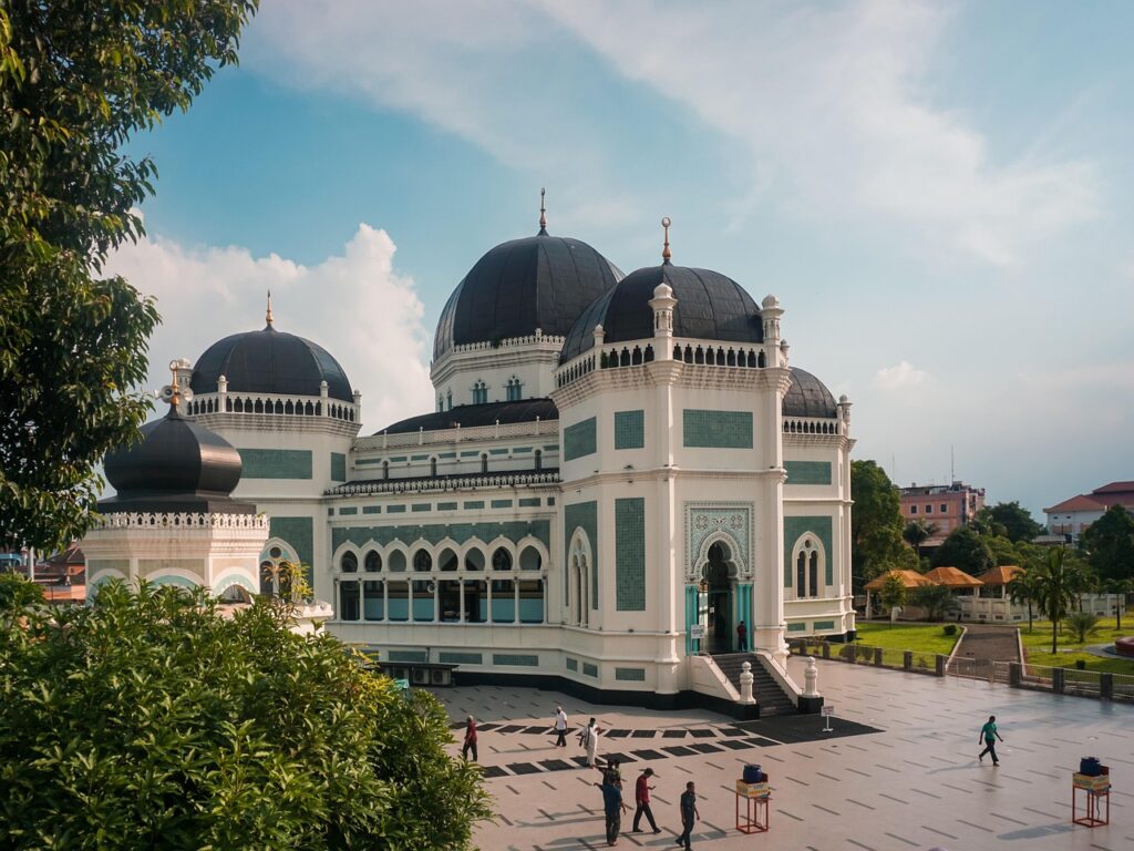 mosque, medan, grand mosque, building old, islam, architecture, cityscape, downtown, travel, urban, building, arabia, amman, medan, medan, medan, medan, medan